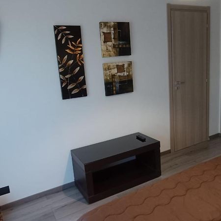 La Casa Di Ale Apartamento Aci Castello Exterior foto