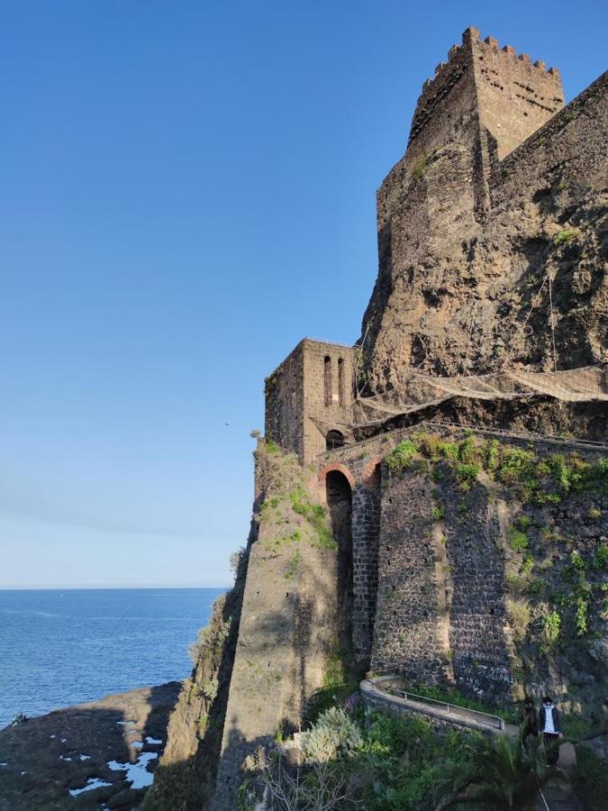 La Casa Di Ale Apartamento Aci Castello Exterior foto
