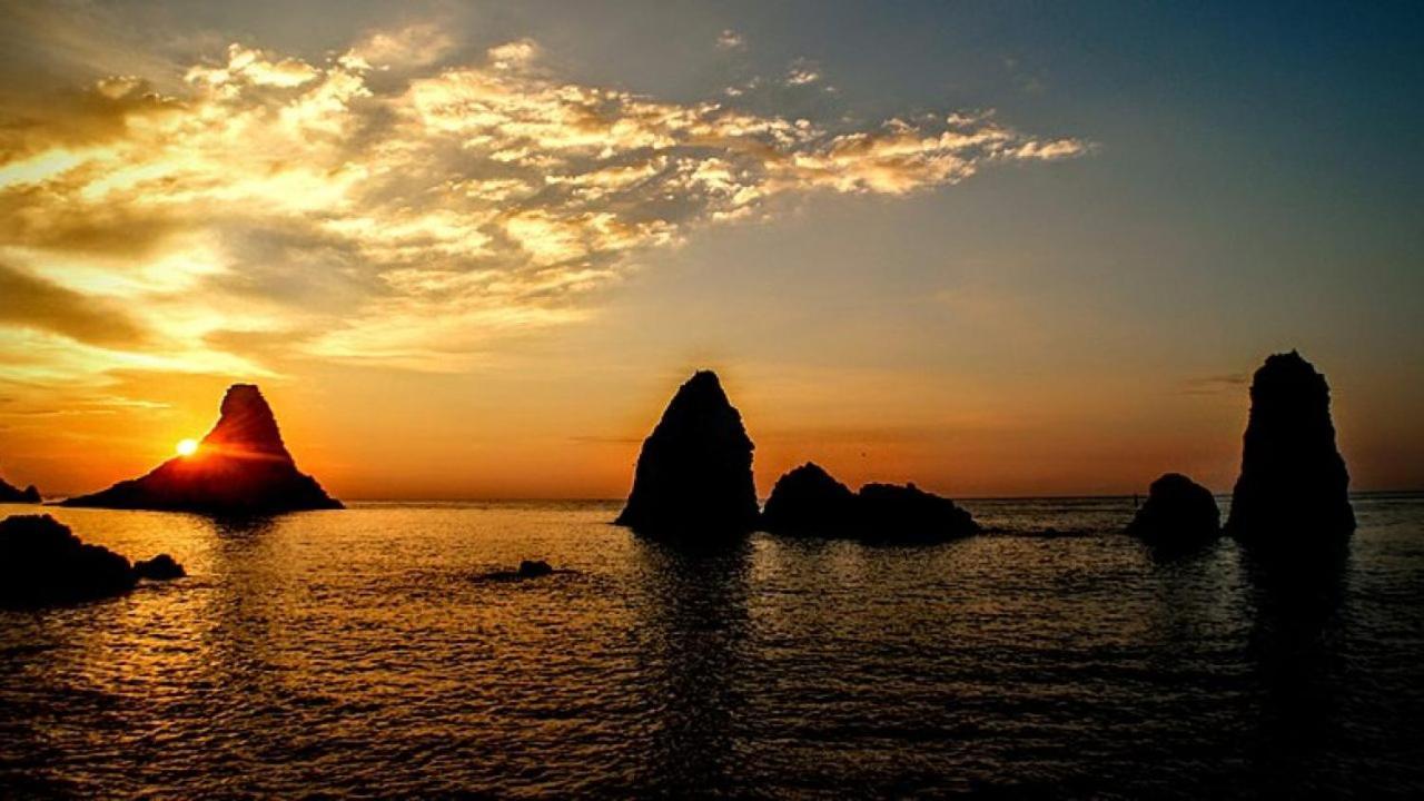 La Casa Di Ale Apartamento Aci Castello Exterior foto